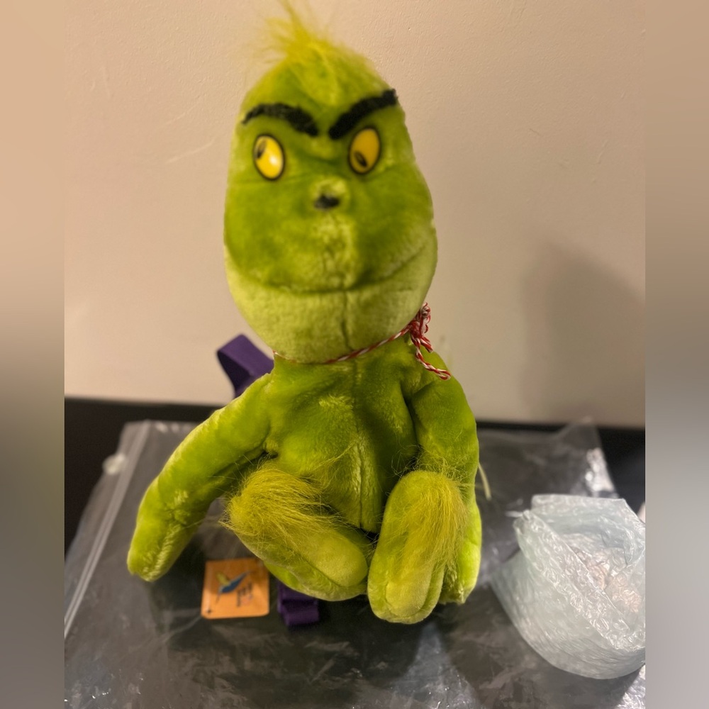 The Grinch 22" Plush Backpack ✨NWT